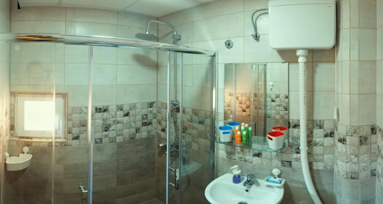 Apartman Terassa โดนยี มิลาโนวัซ ภายนอก รูปภาพ