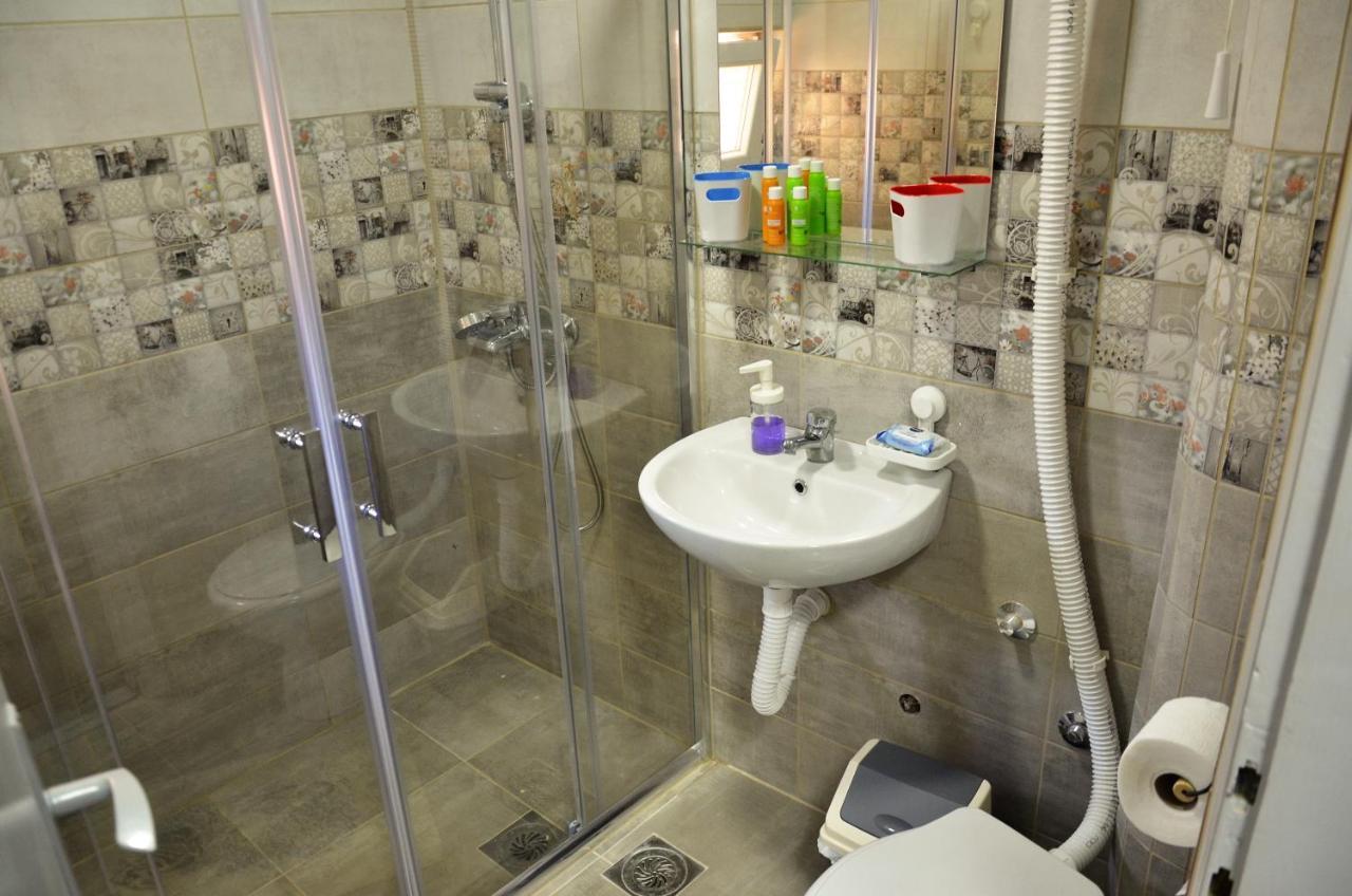 Apartman Terassa โดนยี มิลาโนวัซ ภายนอก รูปภาพ