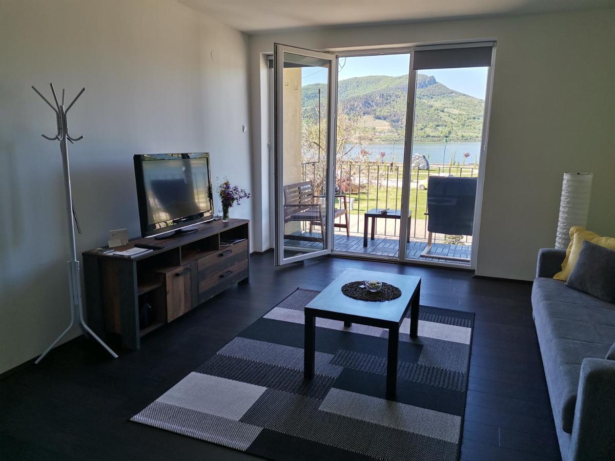Apartman Terassa โดนยี มิลาโนวัซ ภายนอก รูปภาพ