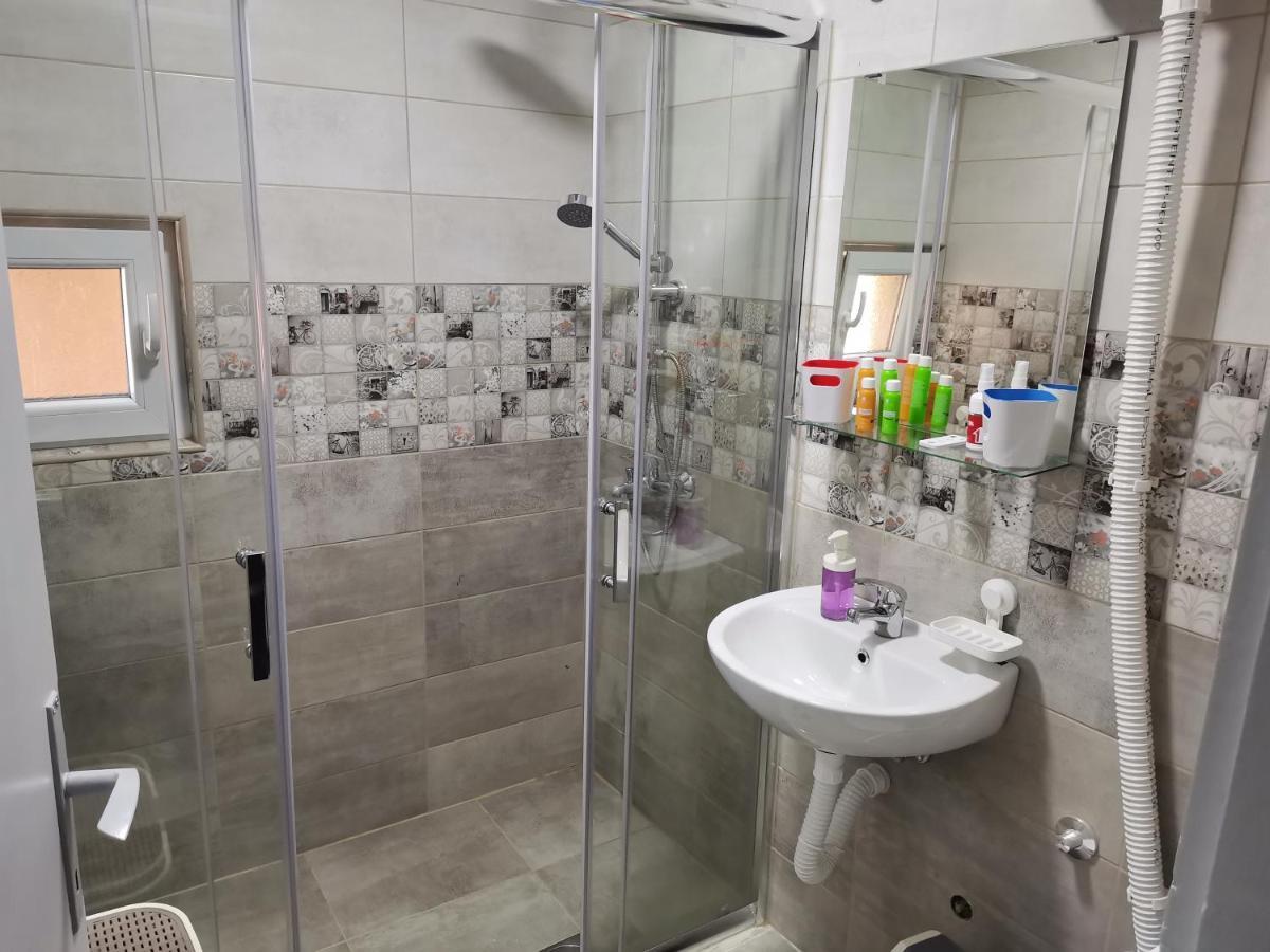 Apartman Terassa โดนยี มิลาโนวัซ ภายนอก รูปภาพ