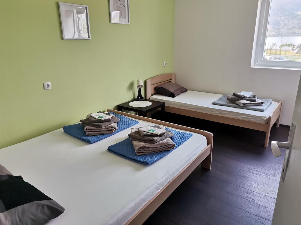 Apartman Terassa โดนยี มิลาโนวัซ ภายนอก รูปภาพ