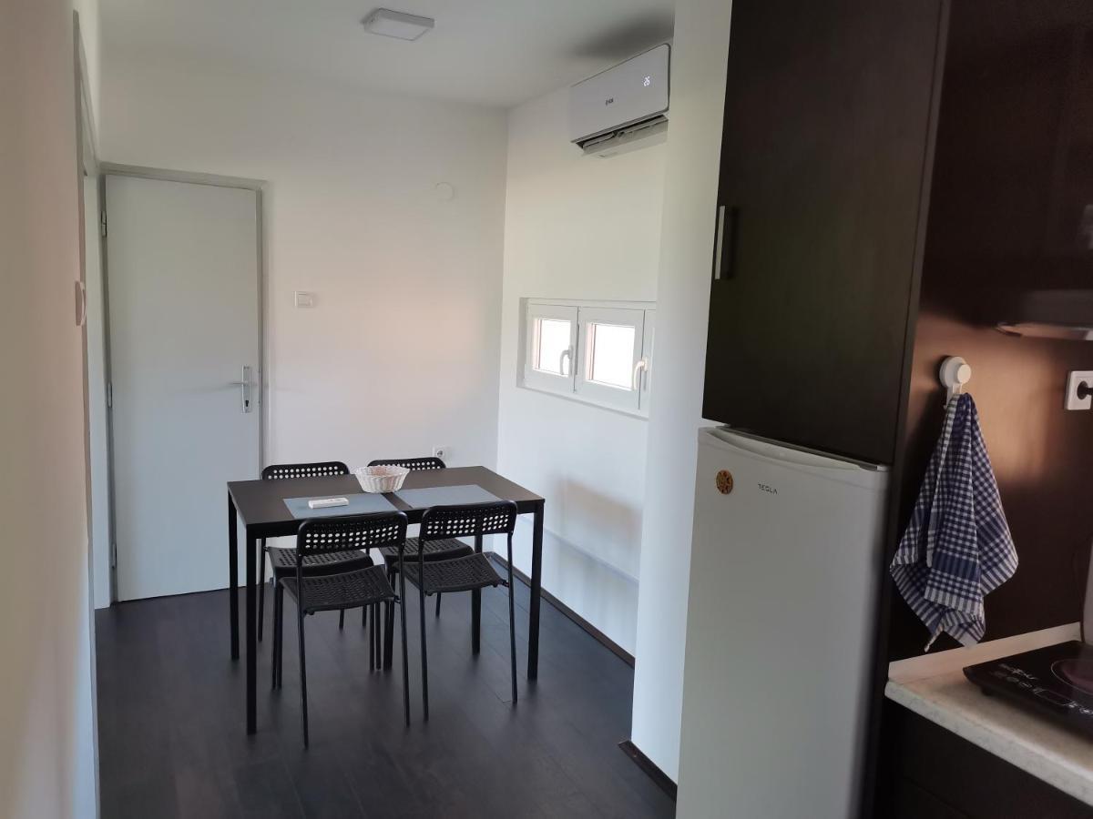 Apartman Terassa โดนยี มิลาโนวัซ ภายนอก รูปภาพ