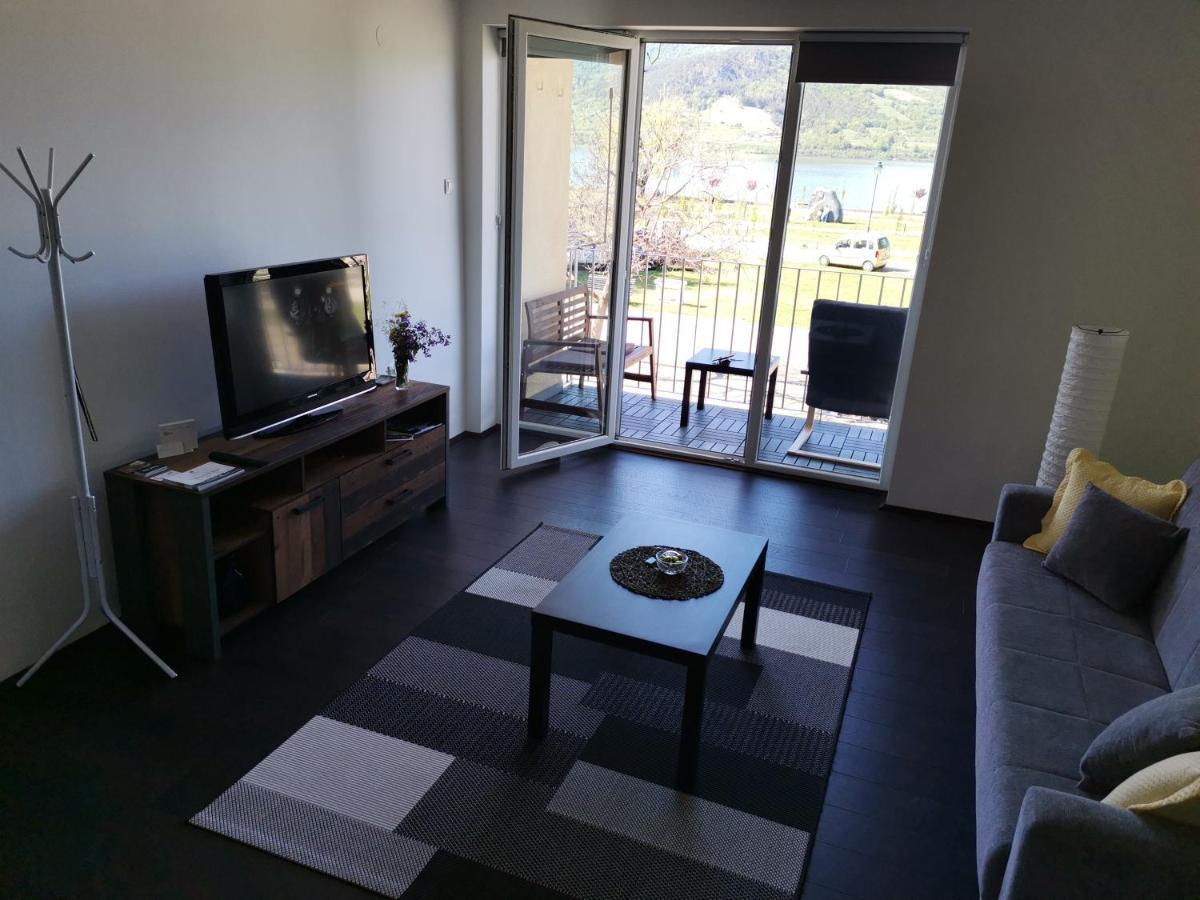 Apartman Terassa โดนยี มิลาโนวัซ ภายนอก รูปภาพ
