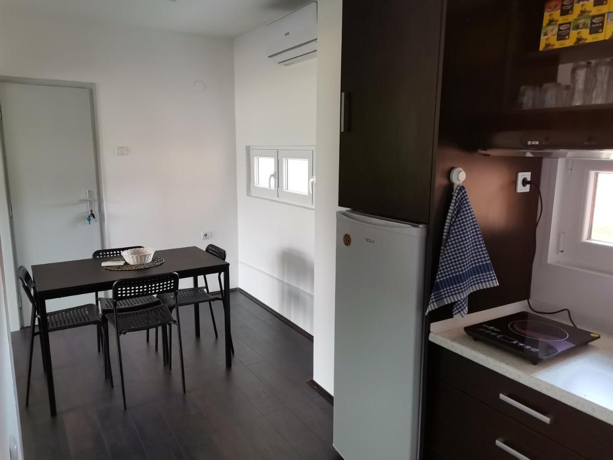 Apartman Terassa โดนยี มิลาโนวัซ ภายนอก รูปภาพ