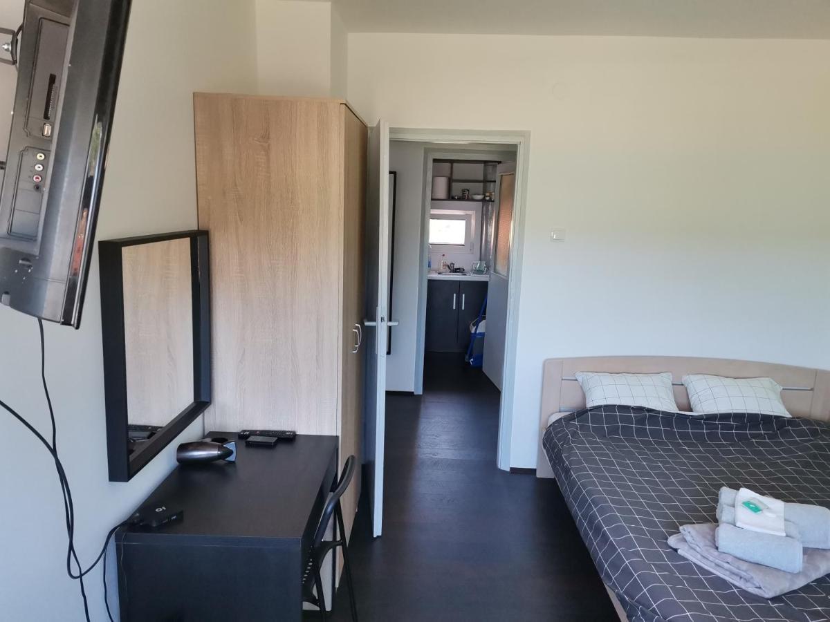 Apartman Terassa โดนยี มิลาโนวัซ ภายนอก รูปภาพ