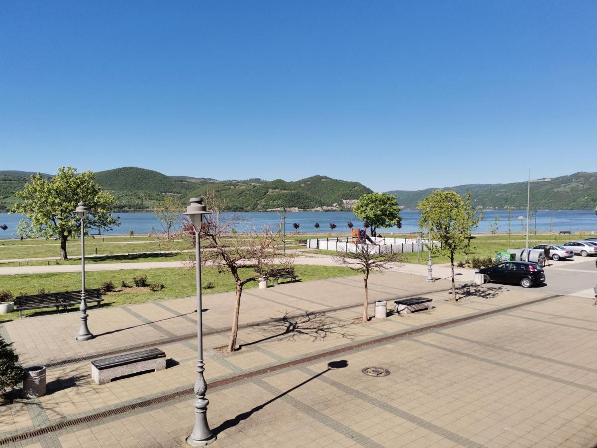 Apartman Terassa โดนยี มิลาโนวัซ ภายนอก รูปภาพ